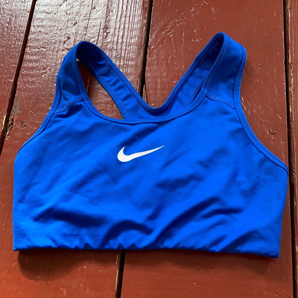 Nike Women’s Sports Bra (Size Medium)